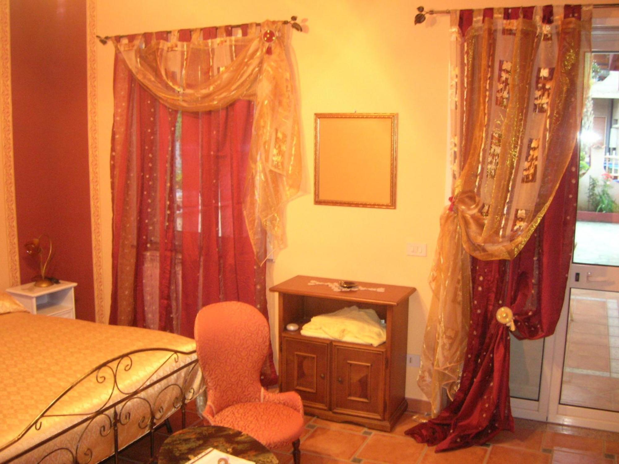 Villa Dei Principi Torrenova  Luaran gambar